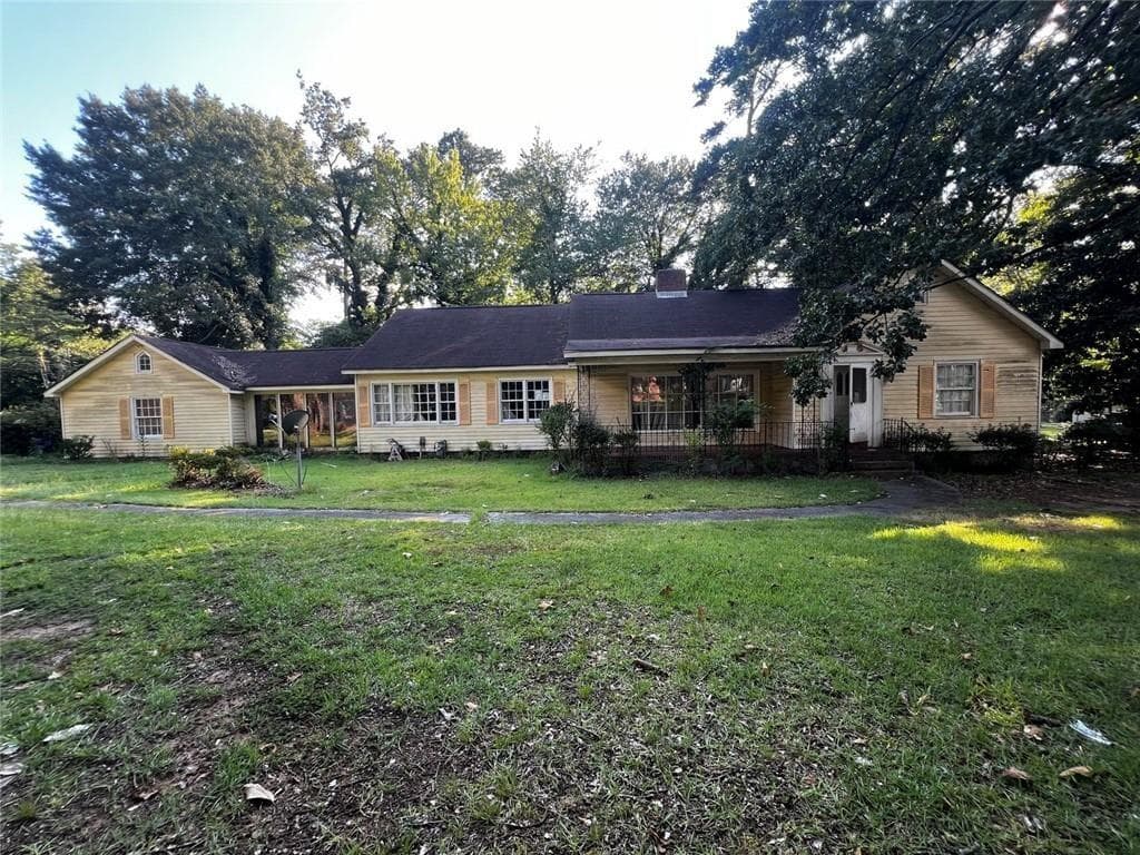 3 bedroom, 2 bathroom, 2,045 sq ft single family residence under contract at 2040 Sandtown Road, Atlanta, GA 30311 — photo 6