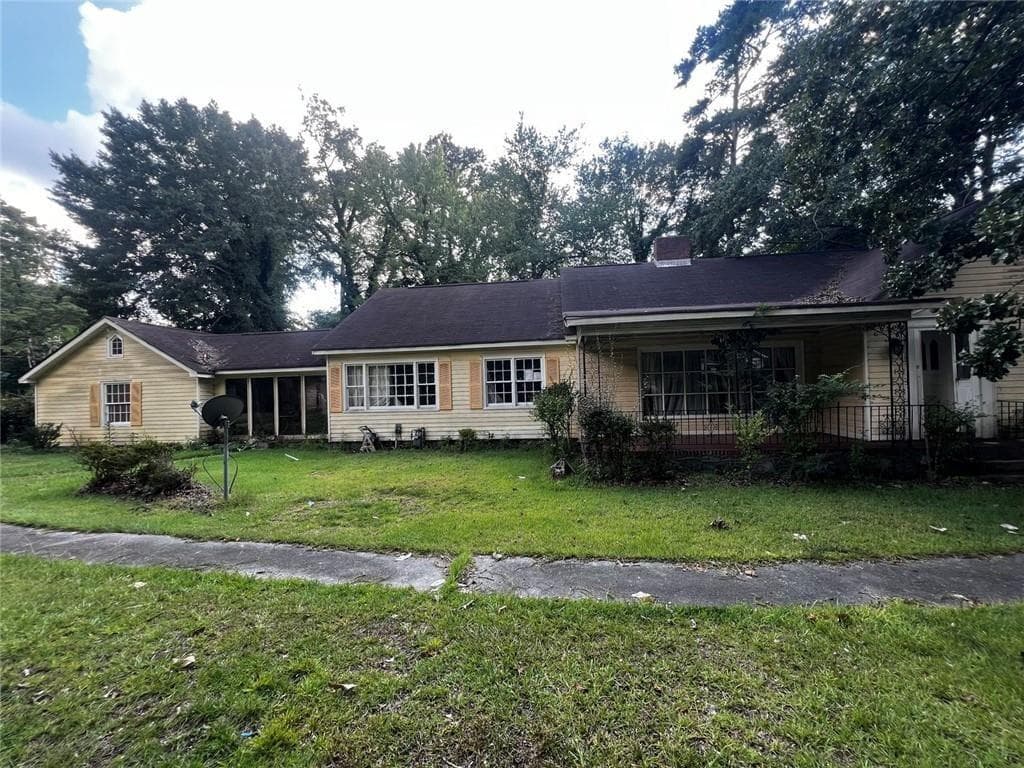 3 bedroom, 2 bathroom, 2,045 sq ft single family residence under contract at 2040 Sandtown Road, Atlanta, GA 30311 — photo 7