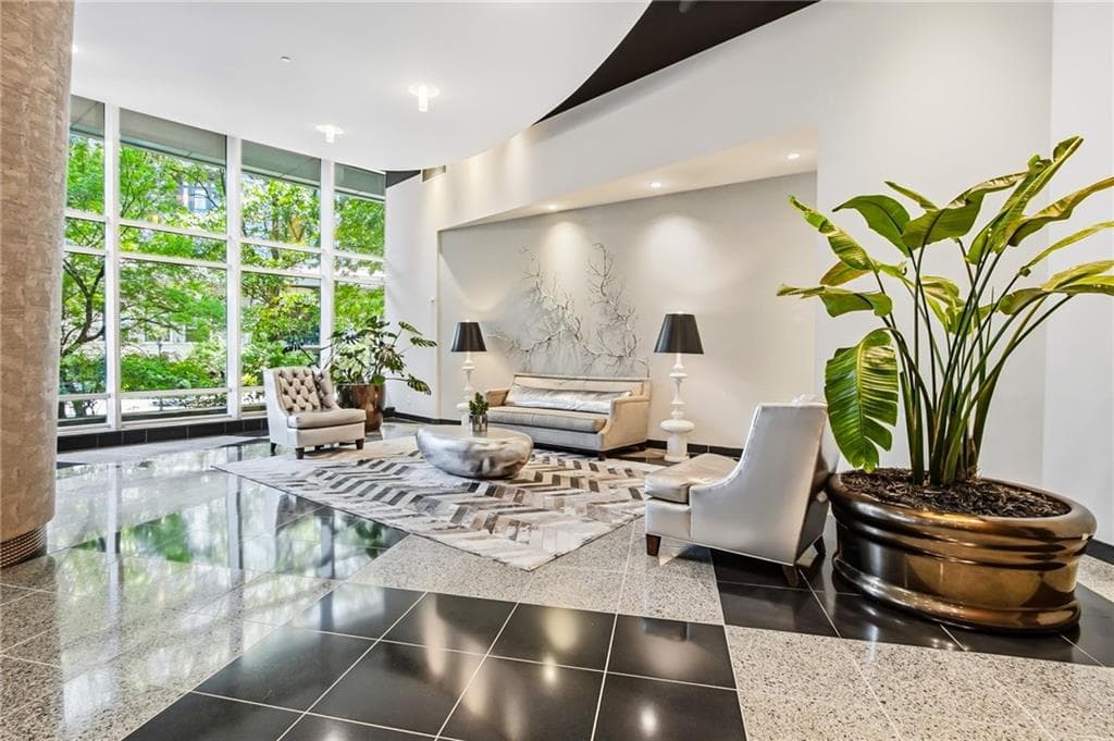 3 bedroom, 3 bathroom, 1,876 sq ft condominium for rent at 3338 Peachtree Road 2105, Atlanta, GA 30326 for $4,500 a month — photo 6
