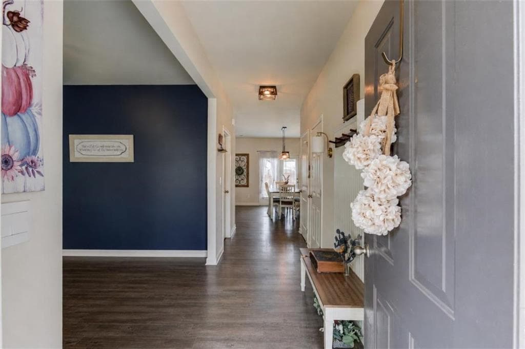 4 bedroom, 3 bathroom, 2,420 sq ft single family residence under contract at 124 Brode Lane, Pendergrass, GA 30567 — photo 4