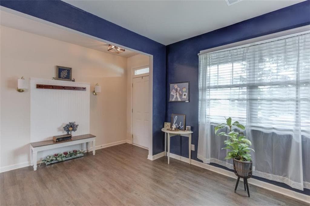 4 bedroom, 3 bathroom, 2,420 sq ft single family residence under contract at 124 Brode Lane, Pendergrass, GA 30567 — photo 6