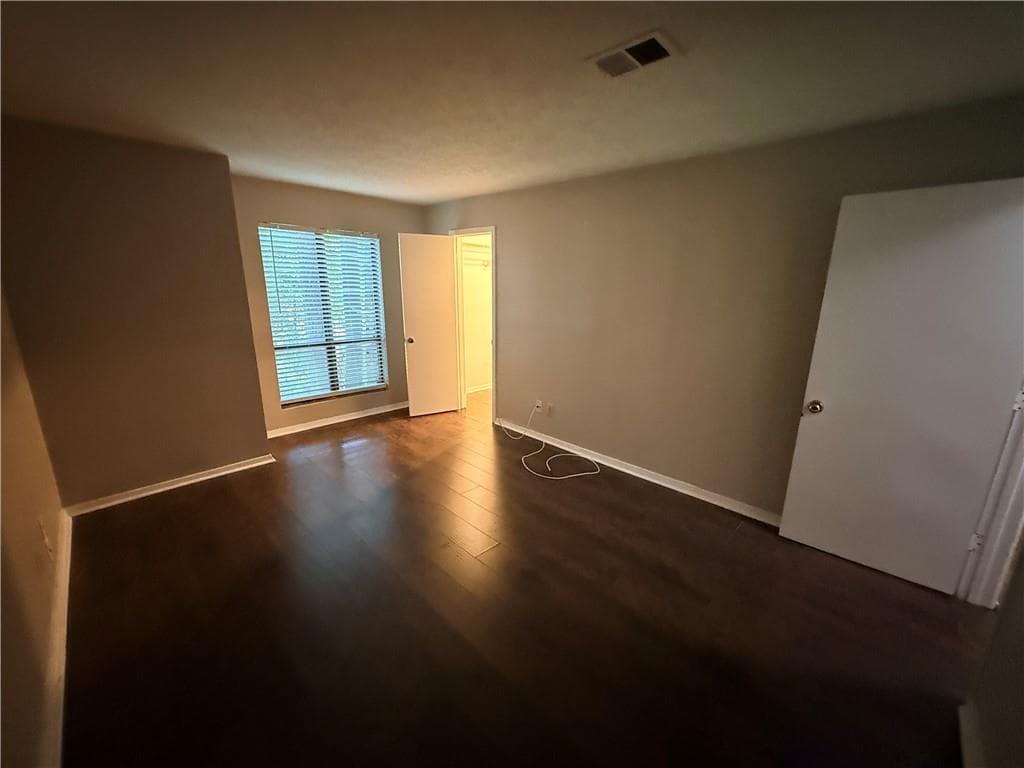 2 bedroom, 2 bathroom, 1,000 sq ft condominium for rent at 423 Warm Springs Circle, Roswell, GA 30075 for $1,495 a month — photo 6