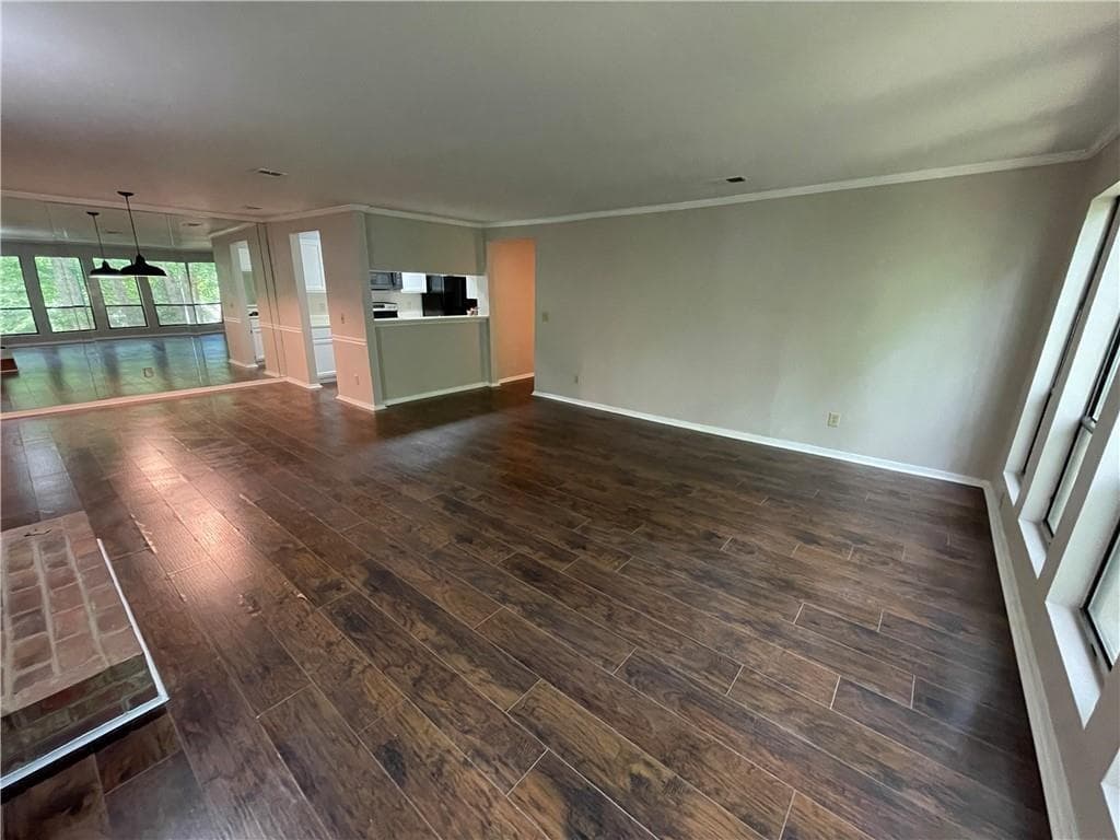 2 bedroom, 2 bathroom, 1,000 sq ft condominium for rent at 423 Warm Springs Circle, Roswell, GA 30075 for $1,495 a month — photo 10