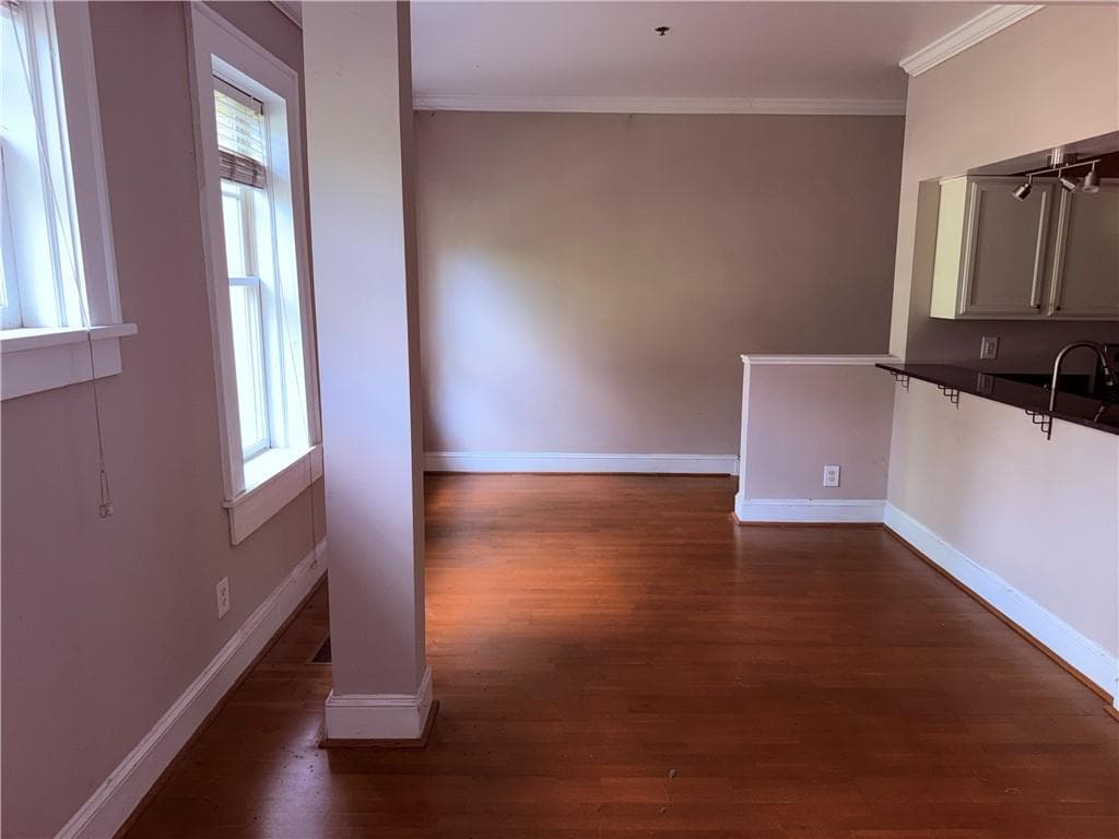 2 bedroom, 3 bathroom, 1,134 sq ft condominium for sale at 2855 Peachtree Road 103, Atlanta, GA 30305 — photo 6