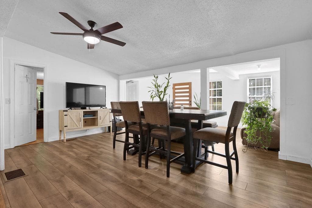 3 bedroom, 2 bathroom, 960 sq ft single family residence for sale at 2110 Shoal Creek Road, Buford, GA 30518 — photo 3