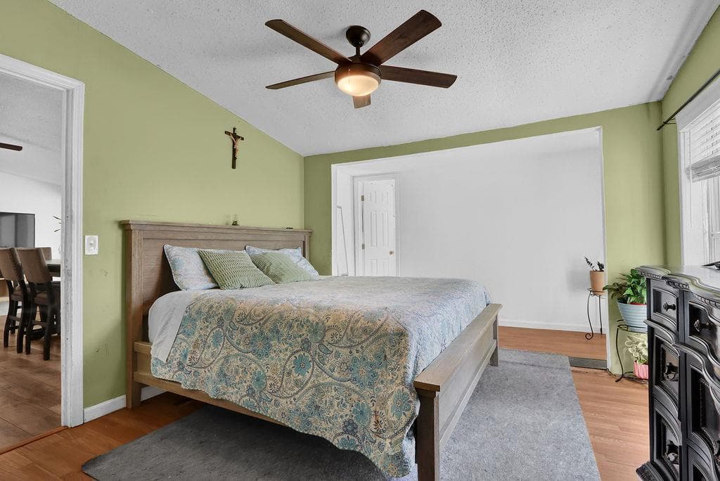 3 bedroom, 2 bathroom, 960 sq ft single family residence for sale at 2110 Shoal Creek Road, Buford, GA 30518 — photo 5
