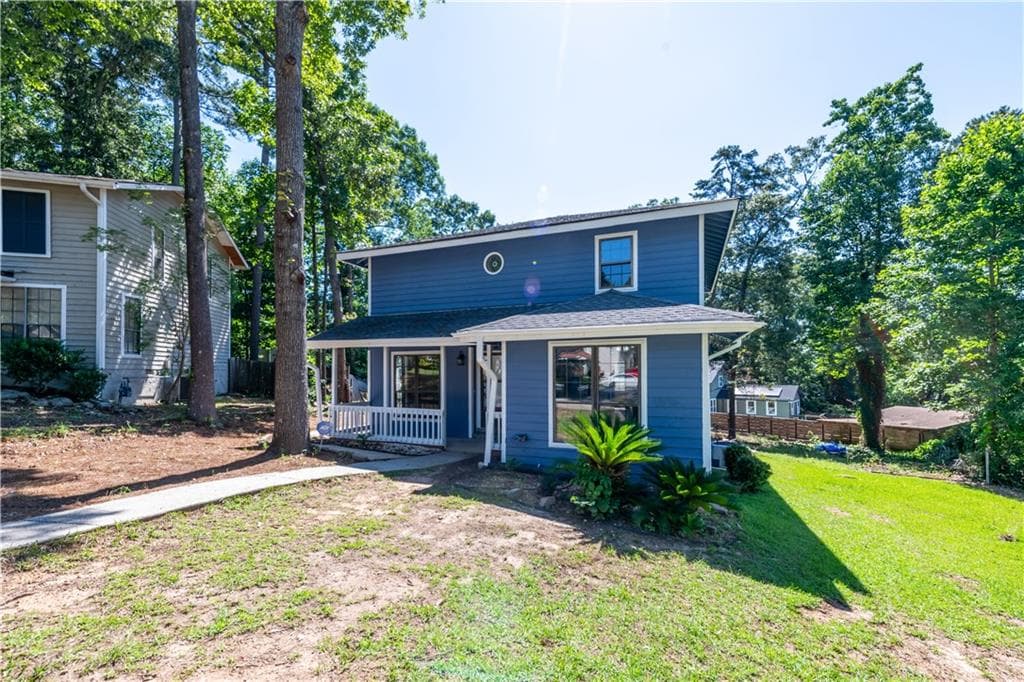3 bedroom, 3 bathroom, 1,768 sq ft single family residence for sale at 998 Ascot Court, Riverdale, GA 30296 — photo 2