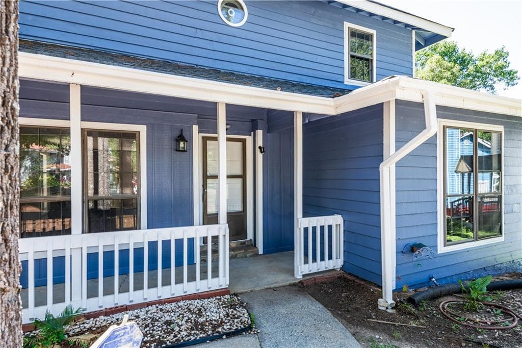 3 bedroom, 3 bathroom, 1,768 sq ft single family residence for sale at 998 Ascot Court, Riverdale, GA 30296 — photo 4