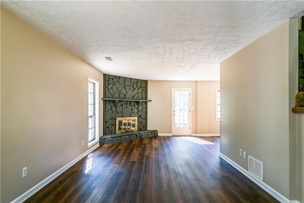 3 bedroom, 3 bathroom, 1,768 sq ft single family residence for sale at 998 Ascot Court, Riverdale, GA 30296 — photo 9