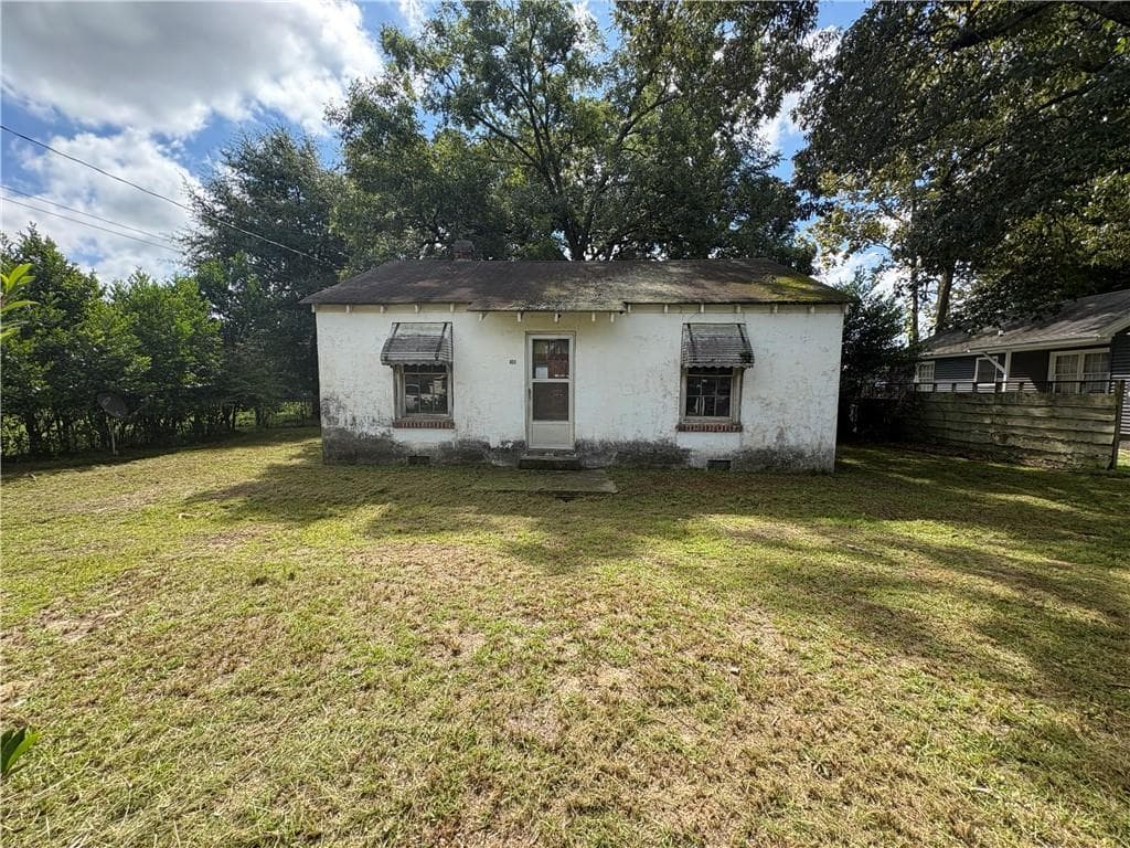 3 bedroom, 1 bathroom, 1,080 sq ft single family residence under contract at 404 Riley Street, Perry, GA 31069