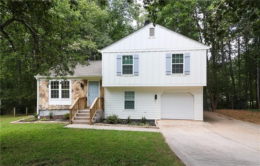 3 bedroom, 2 bathroom, 1,350 sq ft single family residence for rent at 3188 Long Indian Creek Court, Alpharetta, GA 30022 for $2,600 a month — photo 1 of 23