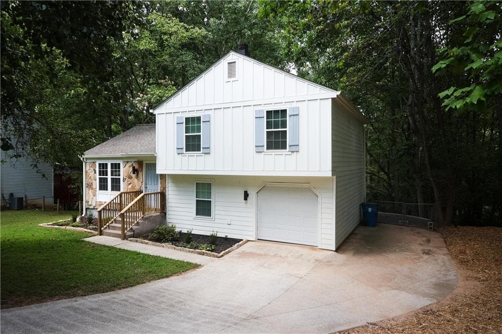 3 bedroom, 2 bathroom, 1,350 sq ft single family residence for rent at 3188 Long Indian Creek Court, Alpharetta, GA 30022 for $2,600 a month — photo 2
