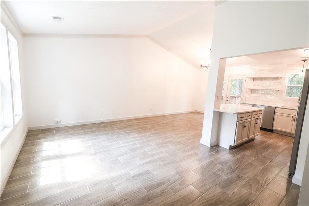 3 bedroom, 2 bathroom, 1,350 sq ft single family residence for rent at 3188 Long Indian Creek Court, Alpharetta, GA 30022 for $2,600 a month — photo 3