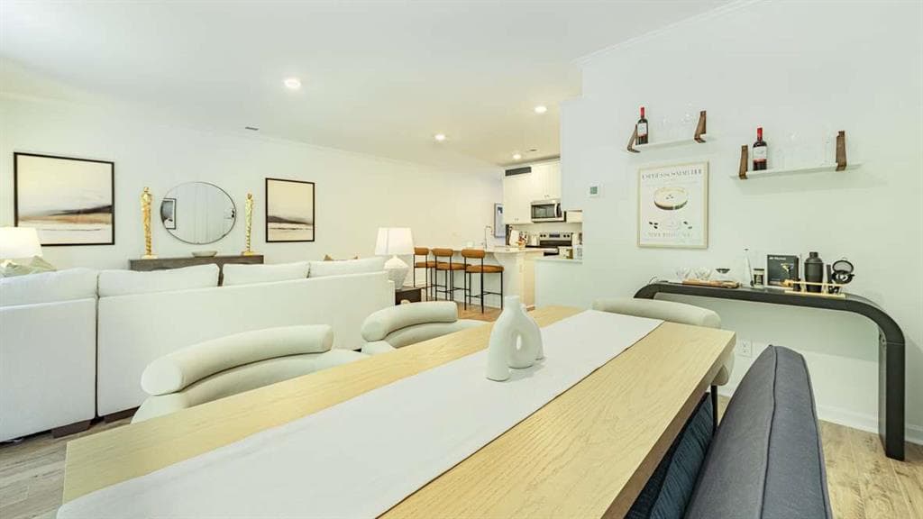 3 bedroom, 3 bathroom, 2,026 sq ft townhouse for sale at 3119 Yellowhammer Drive, Marietta, GA 30064 — photo 2