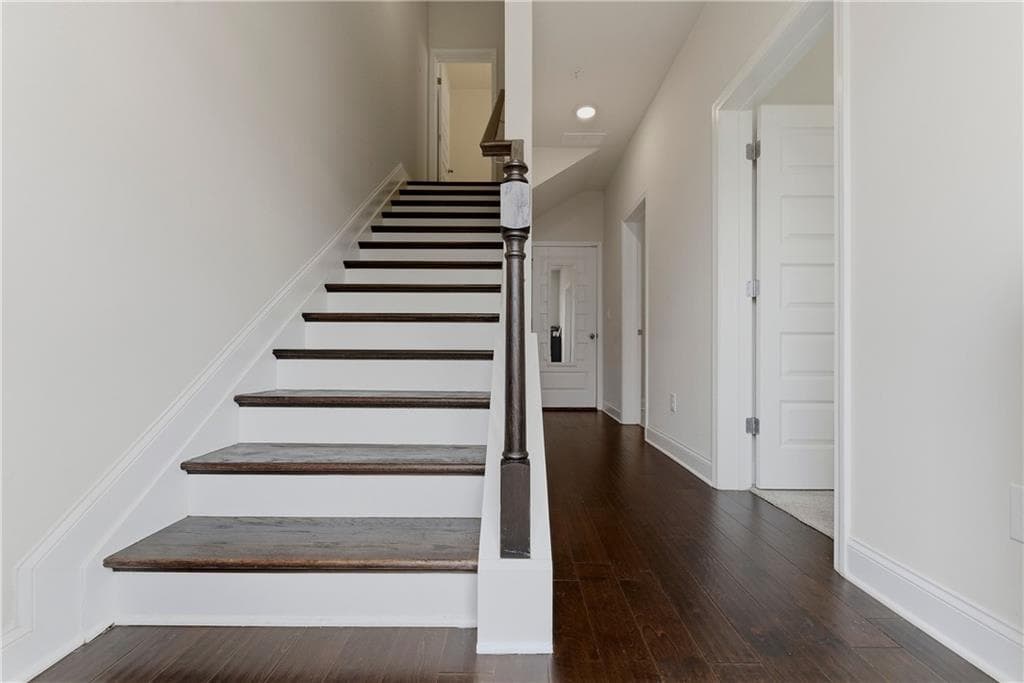 4 bedroom, 4 bathroom, 1,994 sq ft townhouse for sale at 528 Sonata Walk, Marietta, GA 30067 — photo 2