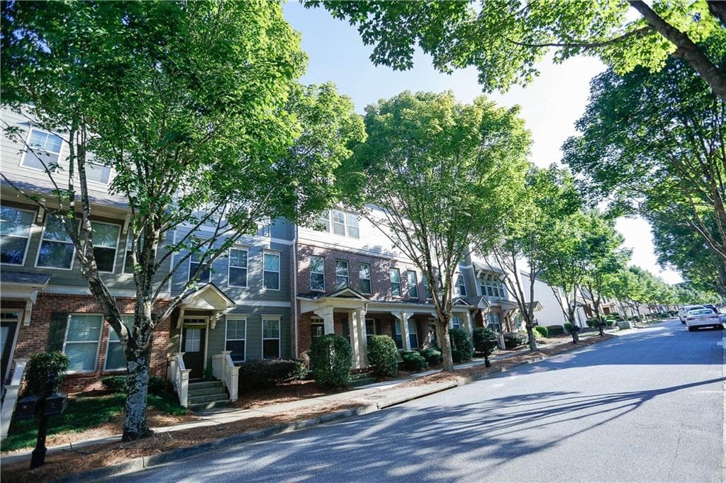 3 bedroom, 4 bathroom, 2,232 sq ft townhouse under contract at 708 Village Field Court, Suwanee, GA 30024 — photo 3