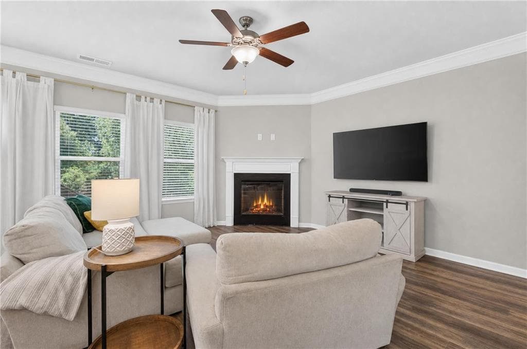 3 bedroom, 3 bathroom, 1,933 sq ft townhouse for sale at 5180 Grace Court, Tucker, GA 30084 — photo 9