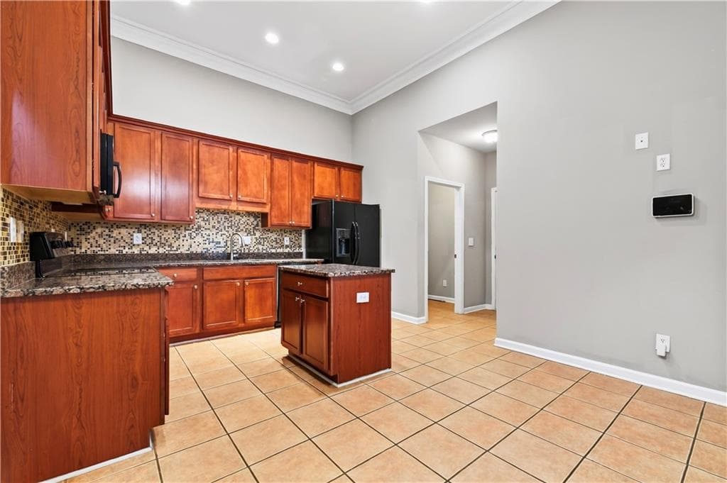 4 bedroom, 3 bathroom, 2,227 sq ft single family residence for sale at 3483 Newtons Crest Circle, Snellville, GA 30078 — photo 8