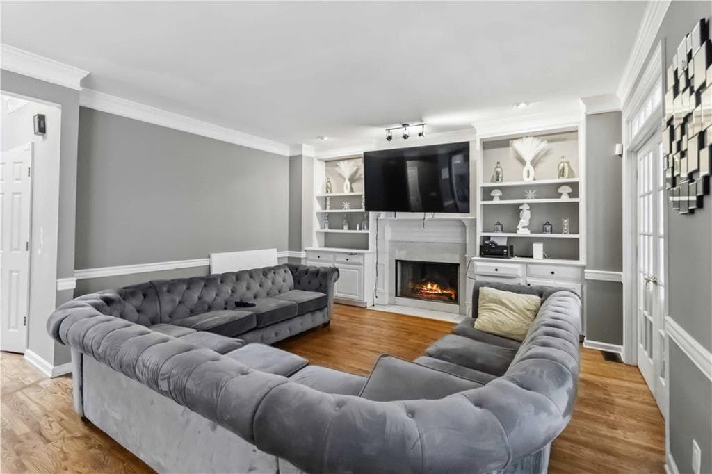 5 bedroom, 4 bathroom, 3,505 sq ft single family residence for sale at 3302 Connemara Trace, Lawrenceville, GA 30044 — photo 9