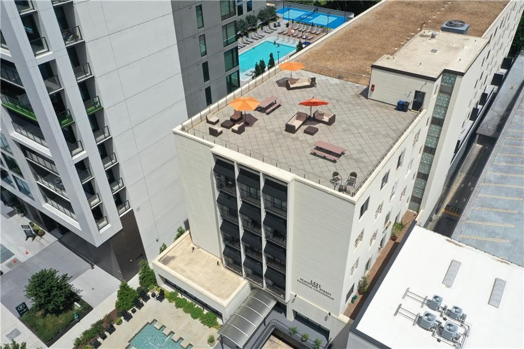 1 bedroom, 1 bathroom, 819 sq ft condominium for sale at 1421 Peachtree Street 304, Atlanta, GA 30309 — photo 2