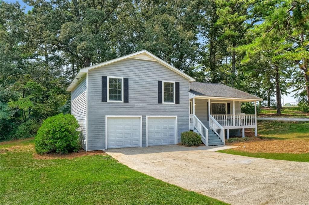 3 bedroom, 2 bathroom, 2,008 sq ft single family residence for sale at 6831 Cedar Drive, Riverdale, GA 30296 — photo 3