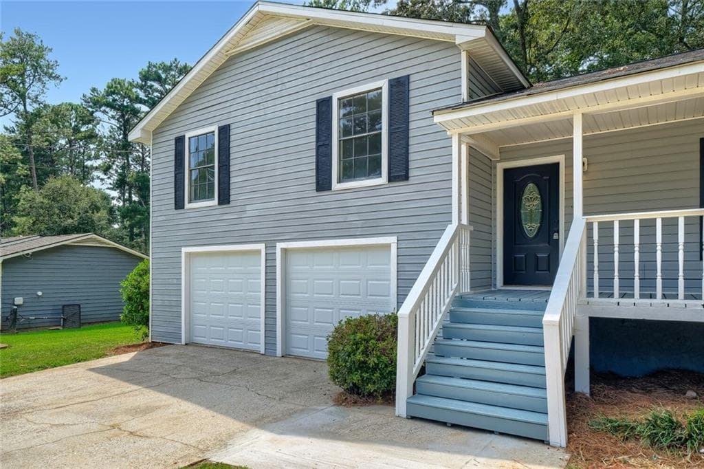3 bedroom, 2 bathroom, 2,008 sq ft single family residence for sale at 6831 Cedar Drive, Riverdale, GA 30296 — photo 4