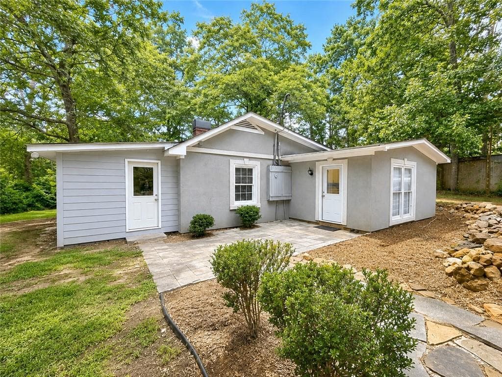 2 bedroom, 1 bathroom, 1,170 sq ft single family residence for rent at 181 Turner Road, Marietta, GA 30066 for $1,995 a month