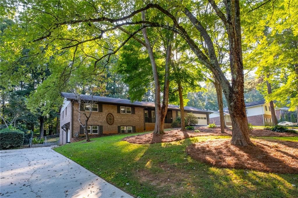 3 bedroom, 3 bathroom, 2,824 sq ft single family residence for sale at 484 Cana Of Galilee Court, Tucker, GA 30084 — photo 4