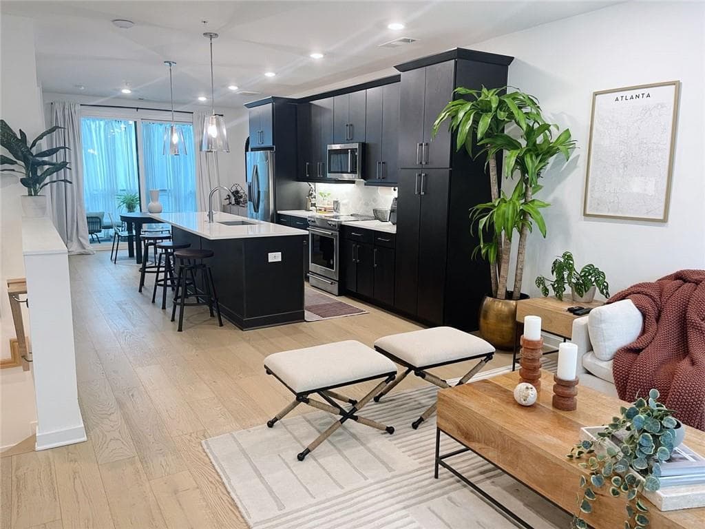 2 bedroom, 2 bathroom, 1,718 sq ft condominium for rent at 400 Pratt Drive, Atlanta, GA 30315 for $2,800 a month — photo 5