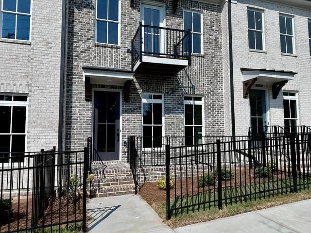 4 bedroom, 4 bathroom, 2,400 sq ft townhouse under contract at 508 Whatton Road 4, Johns Creek, GA 30022 — photo 3