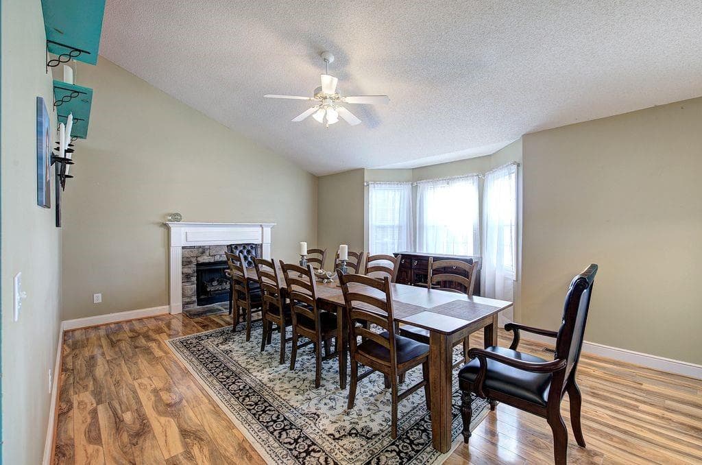 4 bedroom, 3 bathroom, 2,126 sq ft single family residence for sale at 28 Hedgerow Court, Cartersville, GA 30120 — photo 3