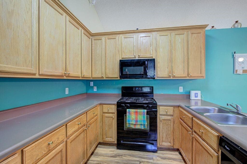 4 bedroom, 3 bathroom, 2,126 sq ft single family residence for sale at 28 Hedgerow Court, Cartersville, GA 30120 — photo 10