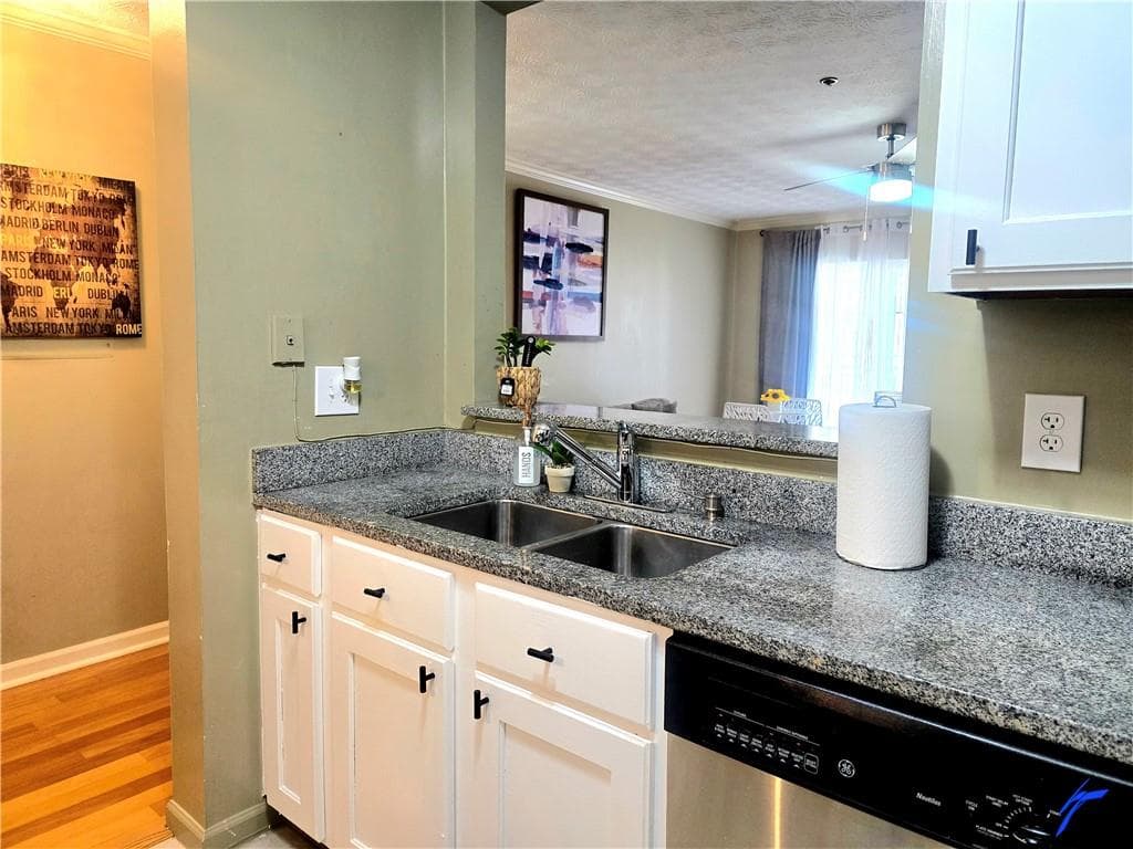 1 bedroom, 1 bathroom, 840 sq ft condominium for sale at 970 Sidney Marcus Boulevard 2210, Atlanta, GA 30324 — photo 4