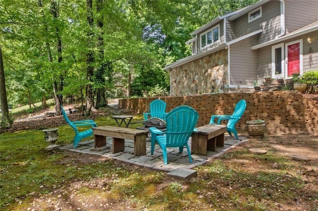 4 bedroom, 3 bathroom, 2,608 sq ft single family residence for sale at 5080 Nesbit Ferry Lane, Sandy Springs, GA 30350 — photo 5