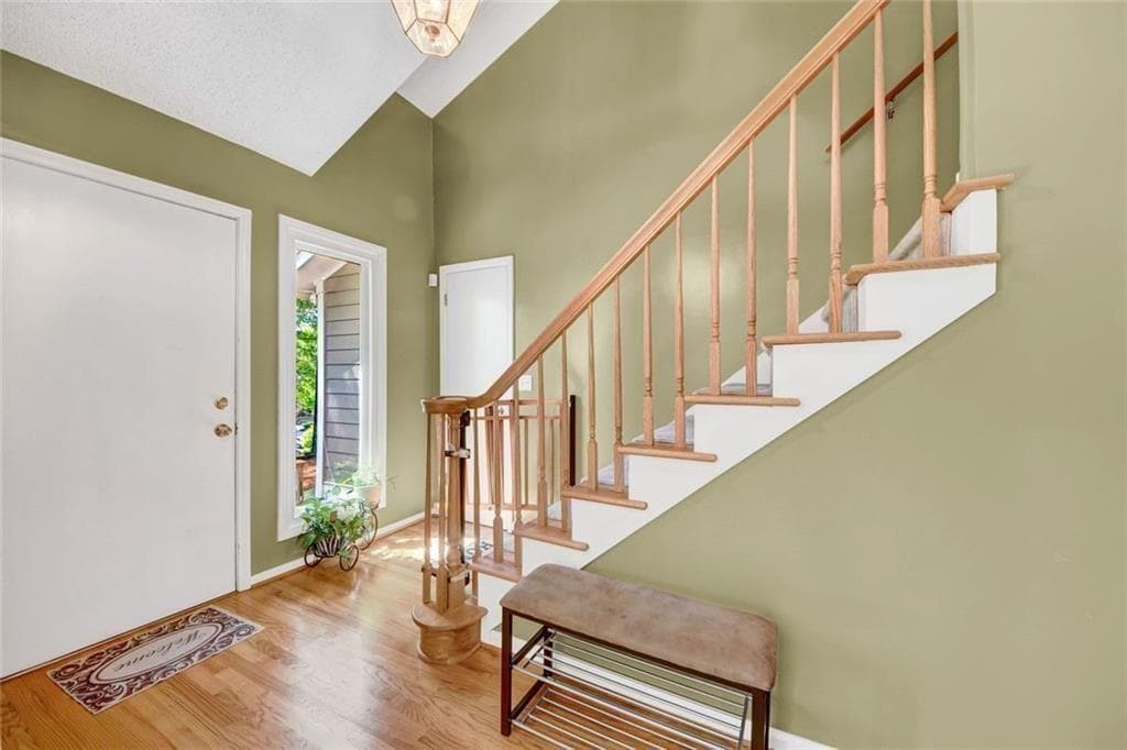 4 bedroom, 3 bathroom, 2,608 sq ft single family residence for sale at 5080 Nesbit Ferry Lane, Sandy Springs, GA 30350 — photo 9