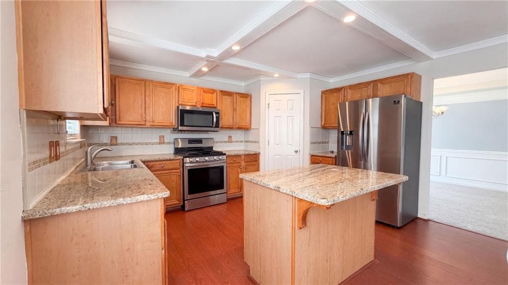 4 bedroom, 3 bathroom, 3,102 sq ft single family residence for sale at 330 Oxnard Circle, Atlanta, GA 30331 — photo 2