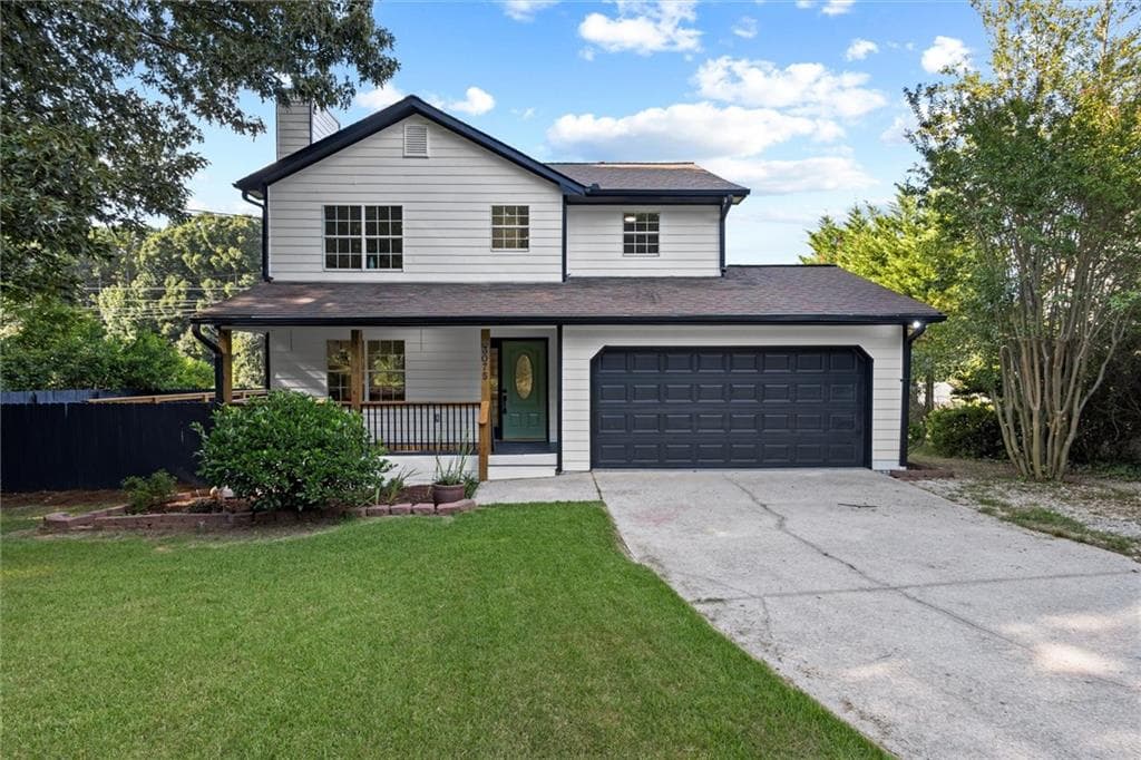 3 bedroom, 3 bathroom, 1,488 sq ft single family residence for sale at 3075 Ashly Forest Drive, Snellville, GA 30078