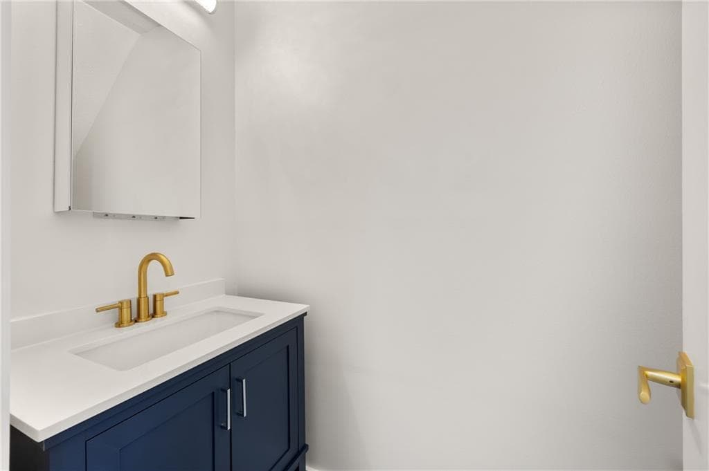 2 bedroom, 2 bathroom, 1,254 sq ft condominium under contract at 3298 Abbeywood Drive, Decatur, GA 30034 — photo 4
