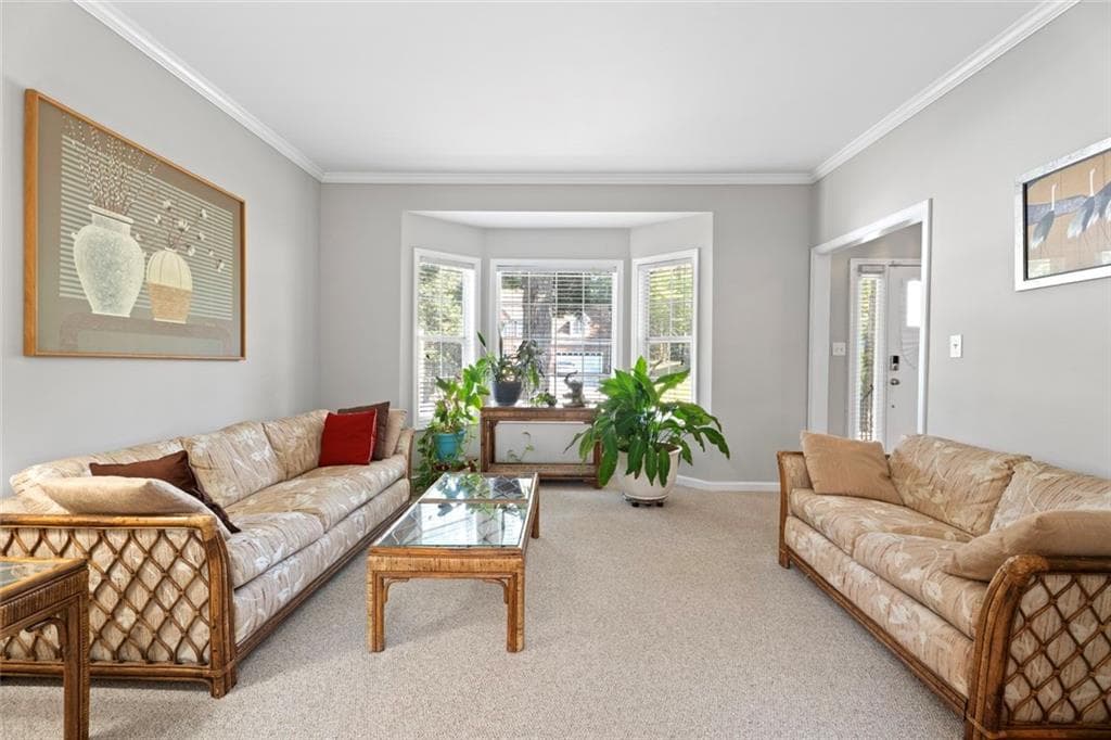 4 bedroom, 3 bathroom, 2,344 sq ft single family residence under contract at 725 Somerset Vale Drive, Lawrenceville, GA 30044 — photo 2