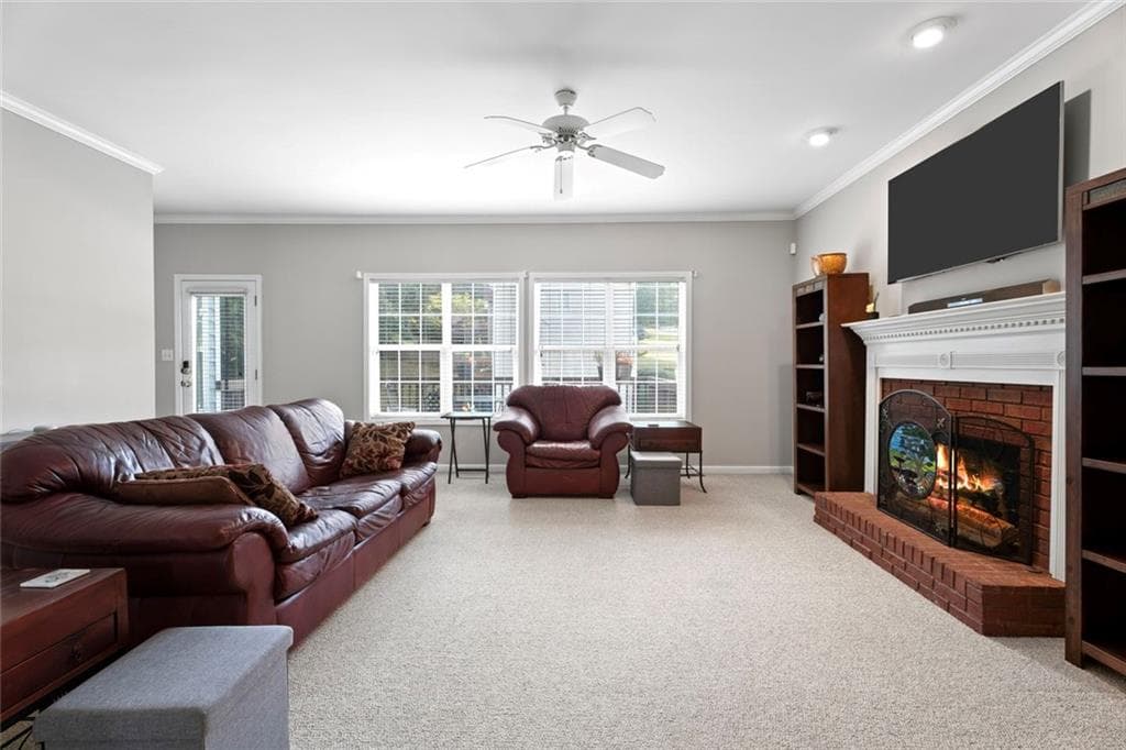 4 bedroom, 3 bathroom, 2,344 sq ft single family residence under contract at 725 Somerset Vale Drive, Lawrenceville, GA 30044 — photo 3