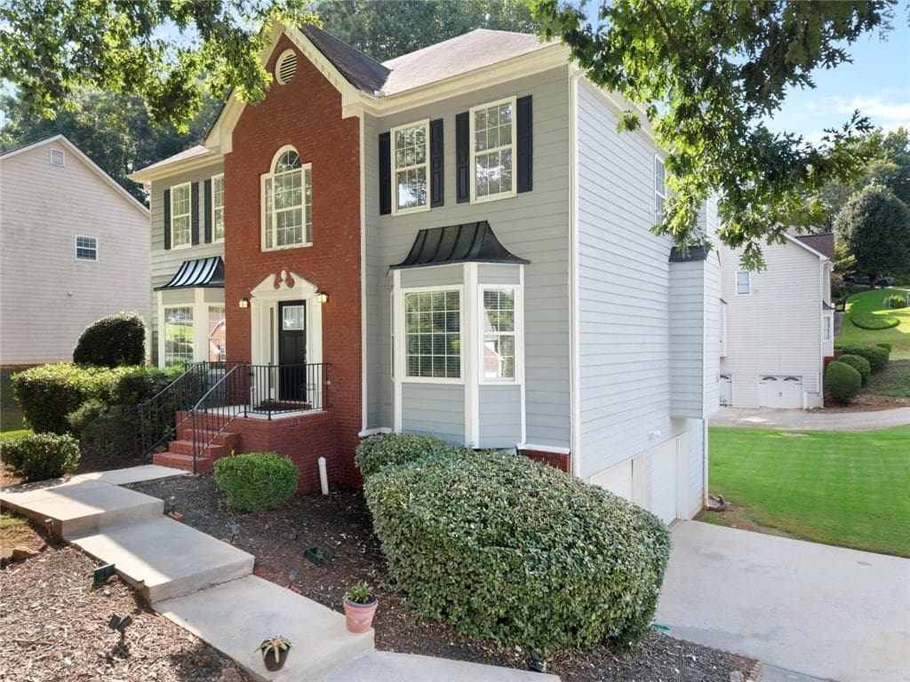 4 bedroom, 3 bathroom, 2,344 sq ft single family residence under contract at 725 Somerset Vale Drive, Lawrenceville, GA 30044 — photo 6