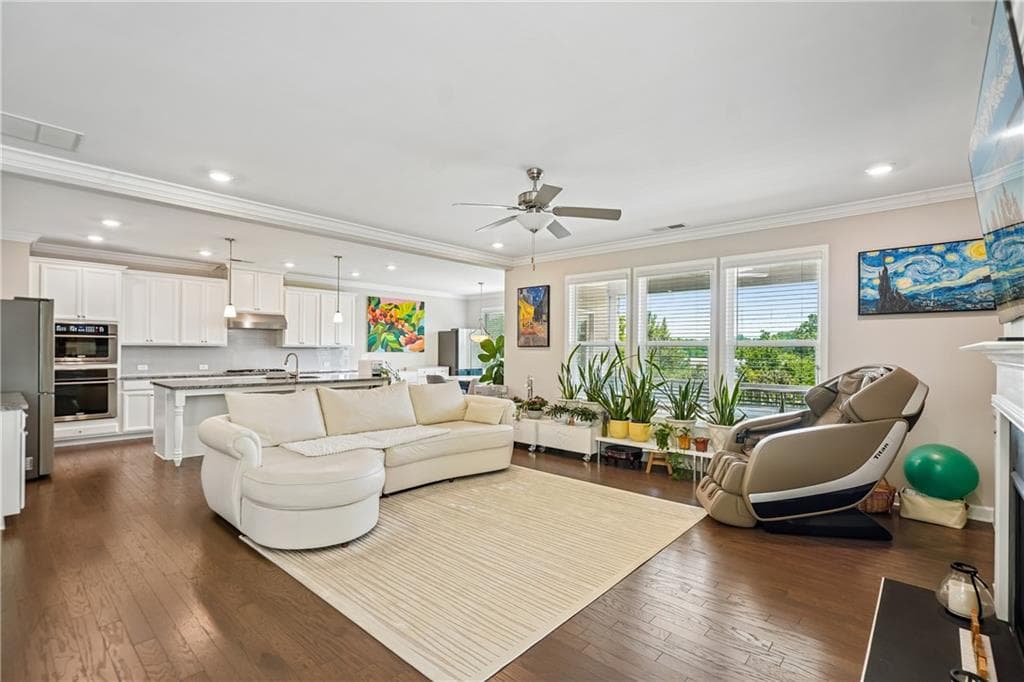 5 bedroom, 4 bathroom, 4,400 sq ft single family residence under contract at 1907 Sterling Chase, Buford, GA 30518 — photo 3