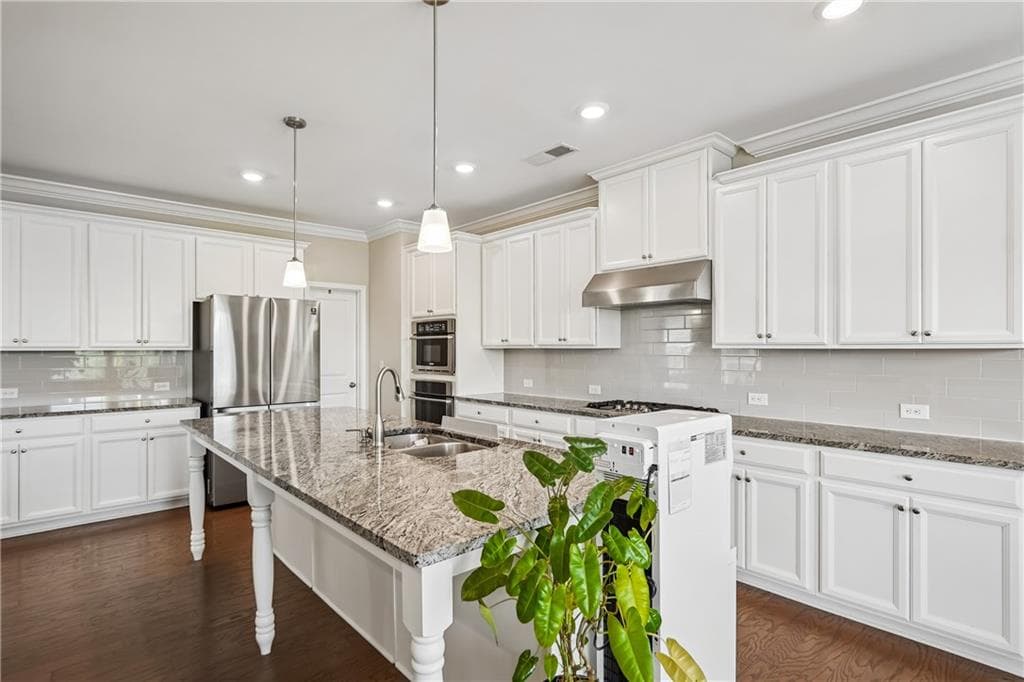 5 bedroom, 4 bathroom, 4,400 sq ft single family residence under contract at 1907 Sterling Chase, Buford, GA 30518 — photo 6