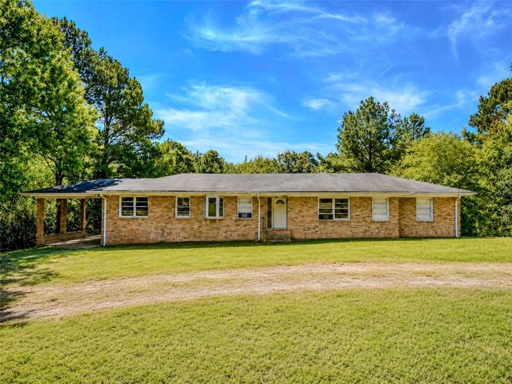 3 bedroom, 3 bathroom, 2,014 sq ft single family residence under contract at 246 Beech Creek Circle, Winder, GA 30680