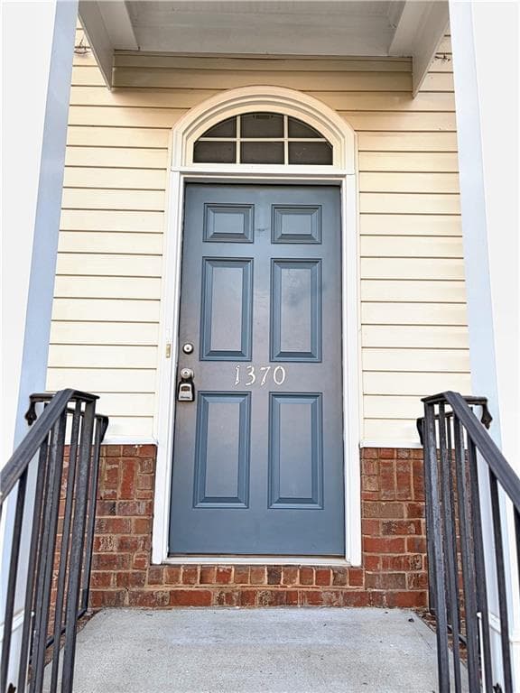3 bedroom, 4 bathroom, 1,732 sq ft townhouse for rent at 1370 Thornborough Drive, Alpharetta, GA 30004 for $2,290 a month — photo 2