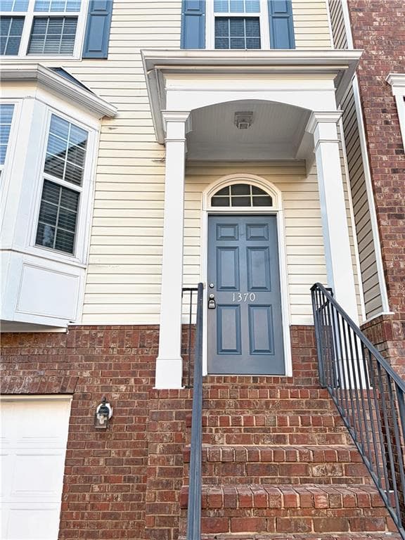 3 bedroom, 4 bathroom, 1,732 sq ft townhouse for rent at 1370 Thornborough Drive, Alpharetta, GA 30004 for $2,290 a month — photo 3