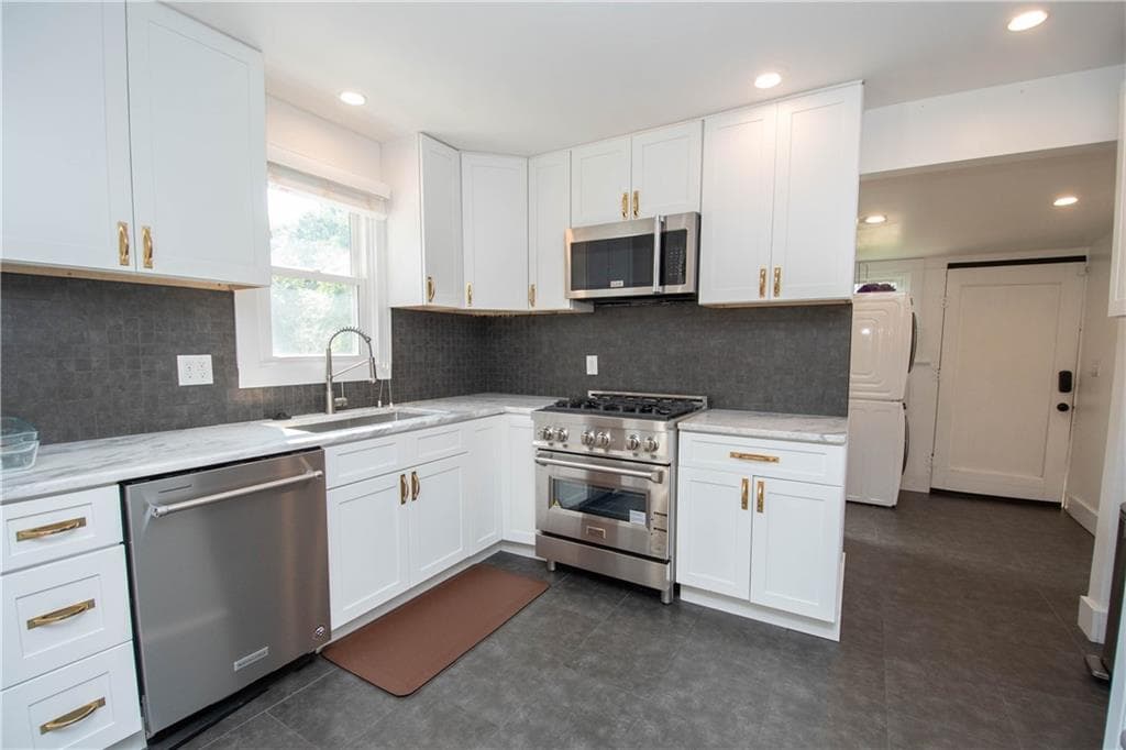 2 bedroom, 2 bathroom, 662 sq ft single family residence for rent at 1391 Smith Street, Atlanta, GA 30316 for $2,400 a month — photo 9