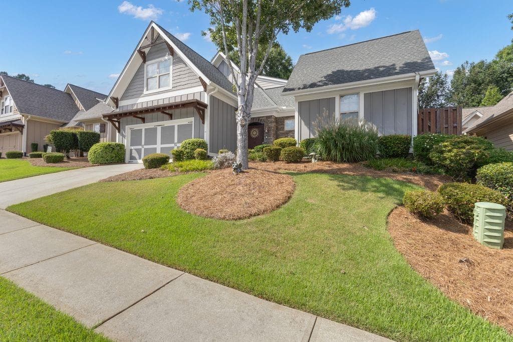4 bedroom, 4 bathroom, 3,190 sq ft single family residence for sale at 11 BEACON CRST, Newnan, GA 30265 — photo 2