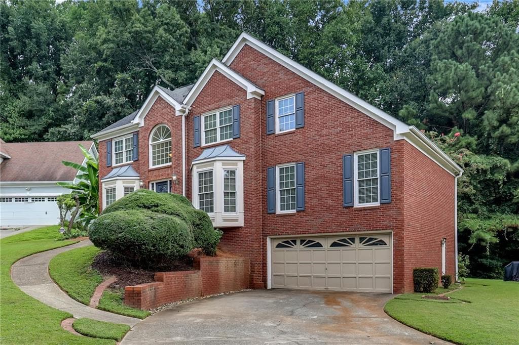 5 bedroom, 3 bathroom, 3,660 sq ft single family residence under contract at 1336 Velvet Creek Way, Marietta, GA 30008 — photo 4