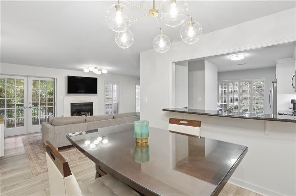 2 bedroom, 1 bathroom, 1,111 sq ft condominium for sale at 2901 Lenox Road 1005, Atlanta, GA 30324 — photo 9